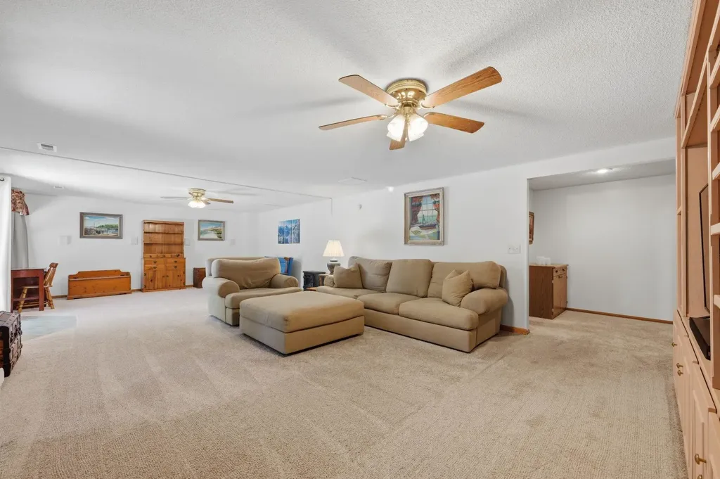 2120 S Linden Court Wichita KS 67207