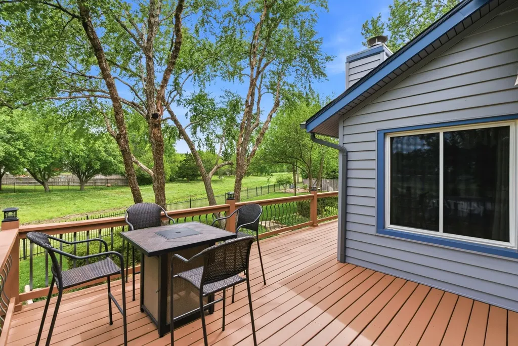 2120 S Linden Court Wichita KS 67207
