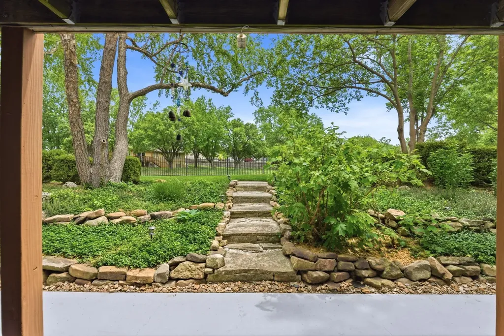 2120 S Linden Court Wichita KS 67207