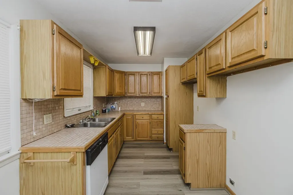 7802 E Morris Wichita KS 67207