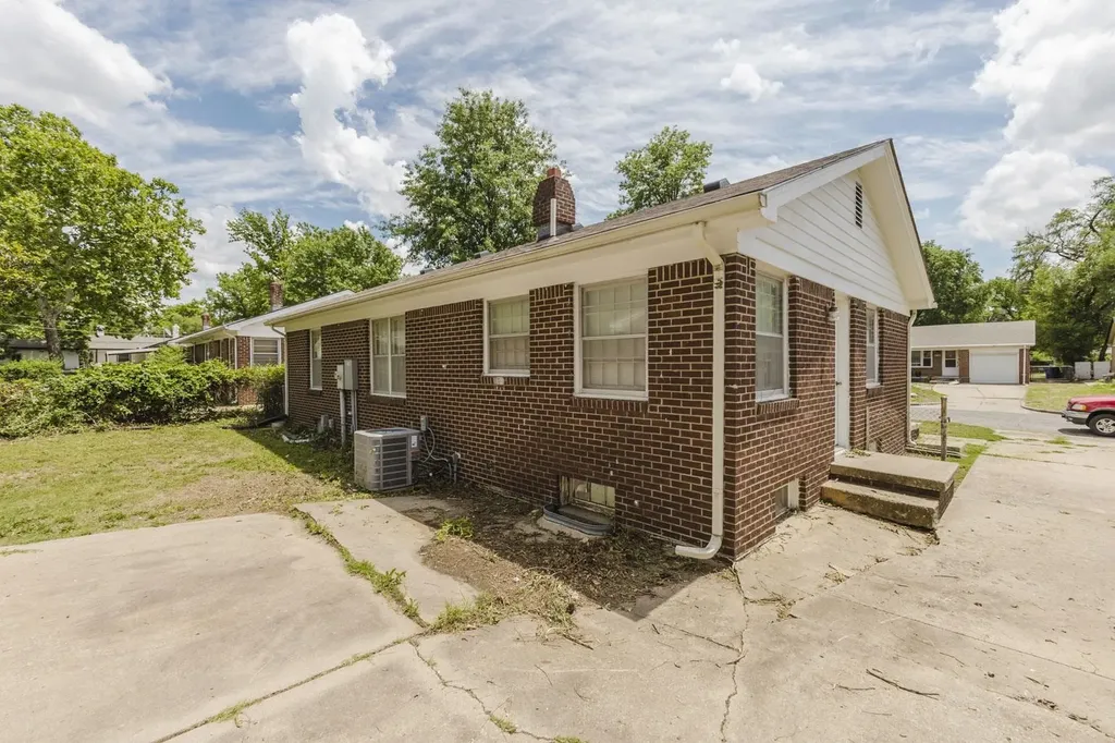 7802 E Morris Wichita KS 67207