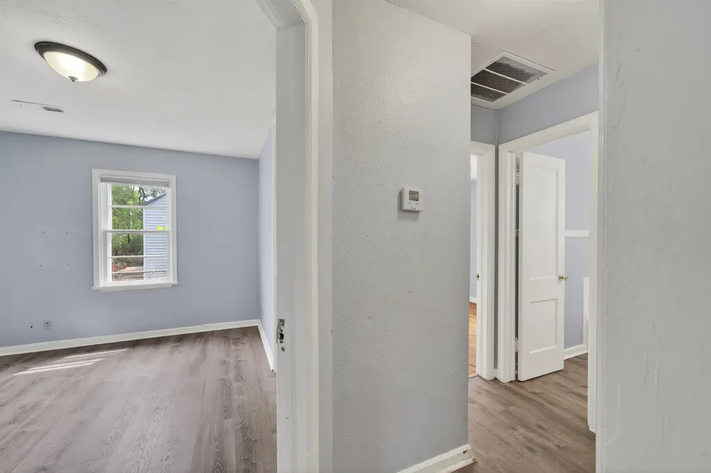 1729 E Looman Wichita KS 67219