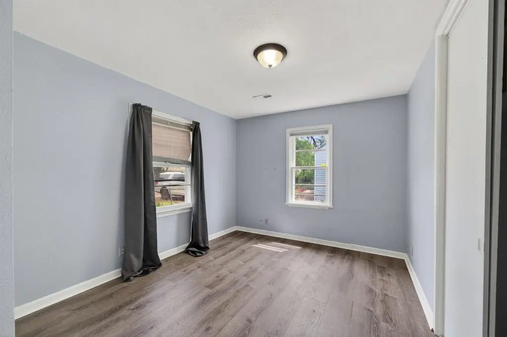 1729 E Looman Wichita KS 67219