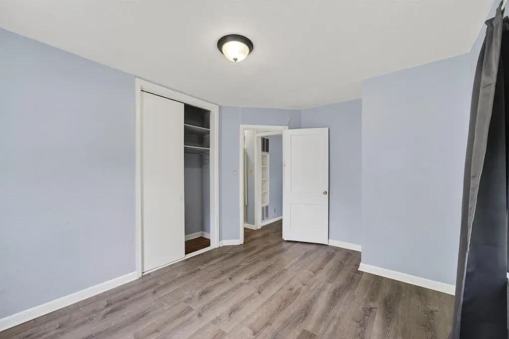 1729 E Looman Wichita KS 67219