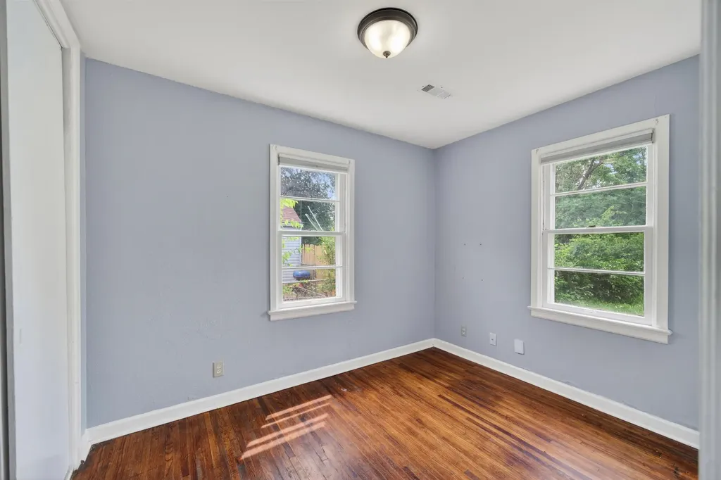 1729 E Looman Wichita KS 67219