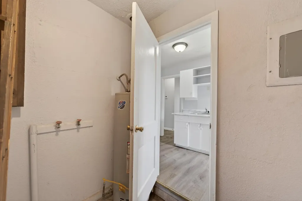 1729 E Looman Wichita KS 67219
