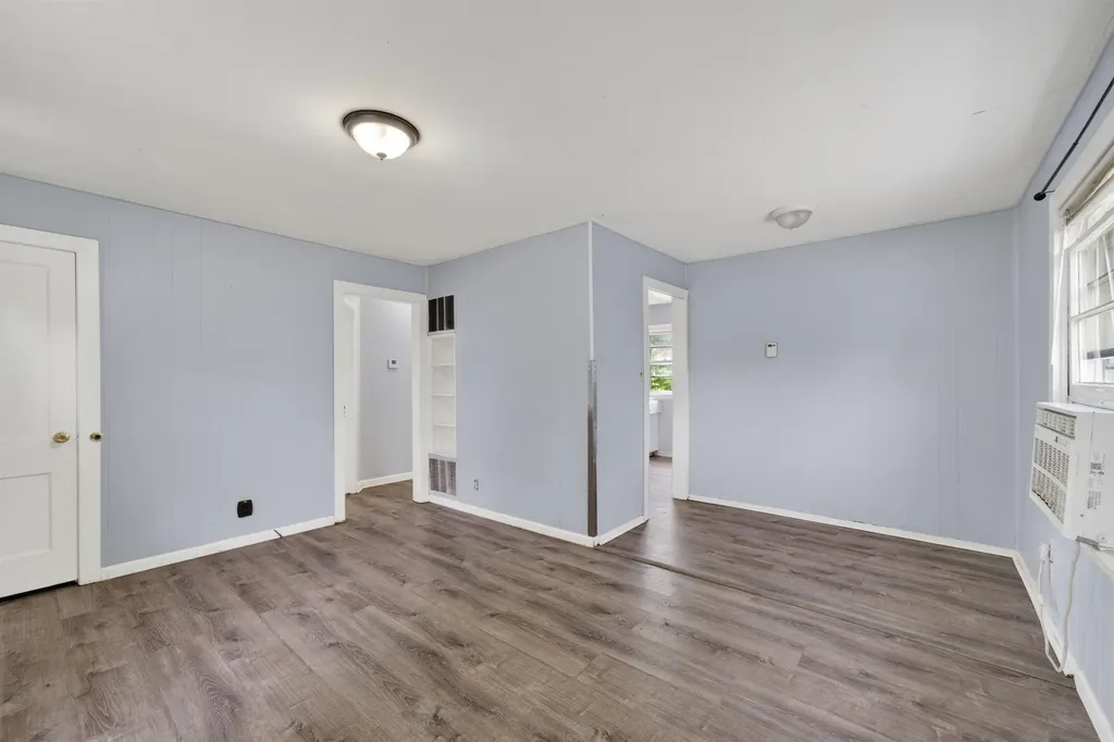 1729 E Looman Wichita KS 67219