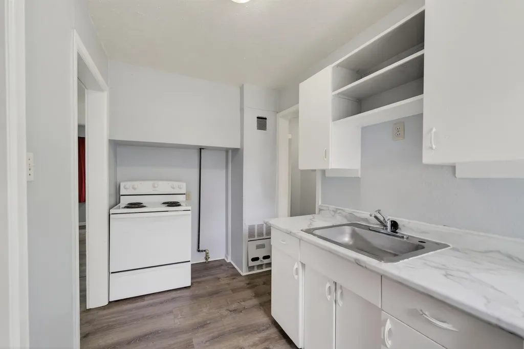 1729 E Looman Wichita KS 67219