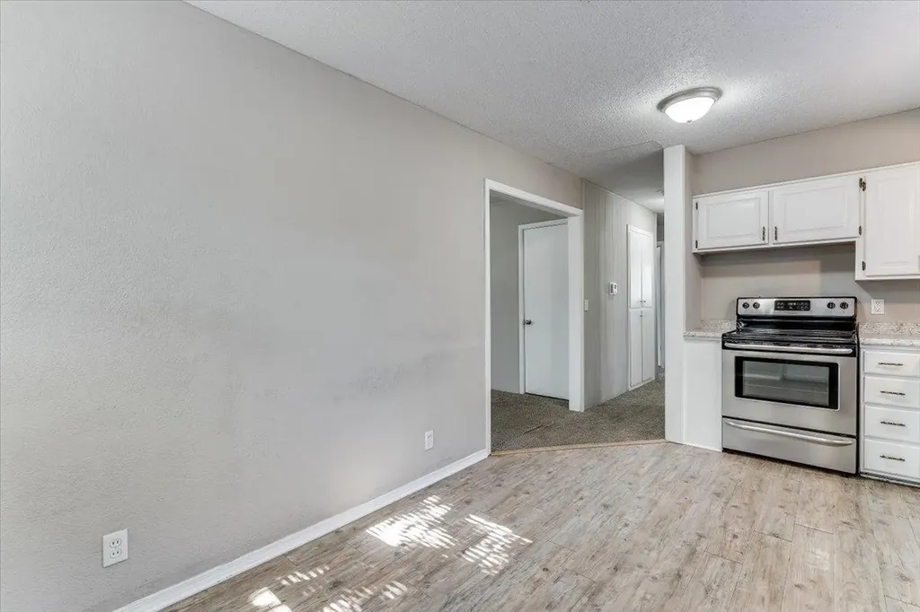 2203 W Lotus Wichita KS 67213