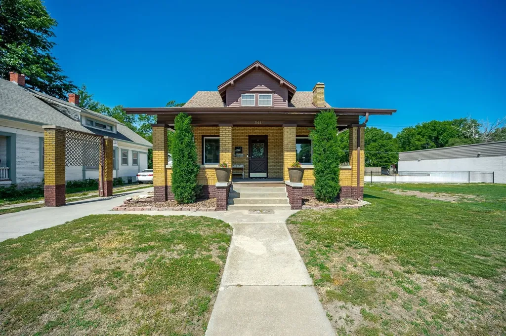 341 S Hillside Avenue Wichita KS 67211