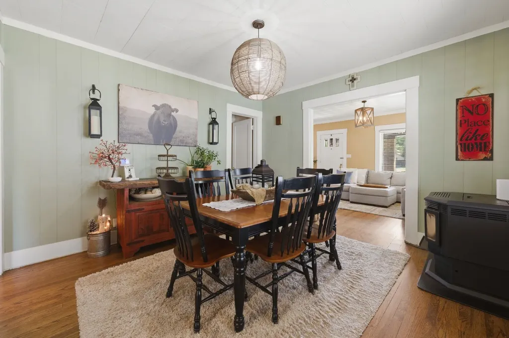 341 S Hillside Avenue Wichita KS 67211