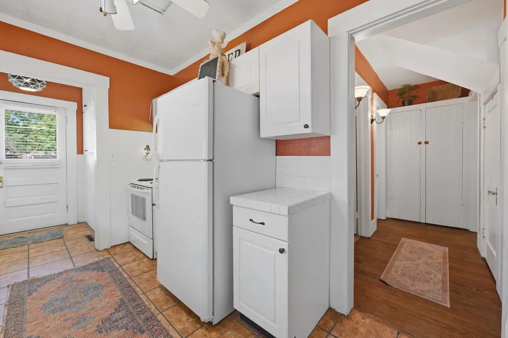 341 S Hillside Avenue Wichita KS 67211