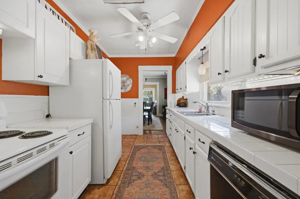 341 S Hillside Avenue Wichita KS 67211