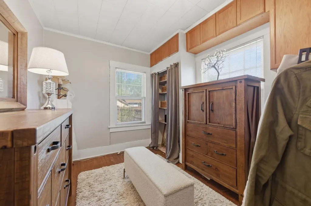 341 S Hillside Avenue Wichita KS 67211