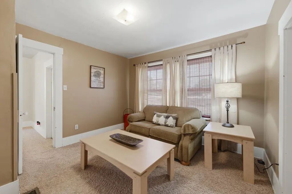 341 S Hillside Avenue Wichita KS 67211
