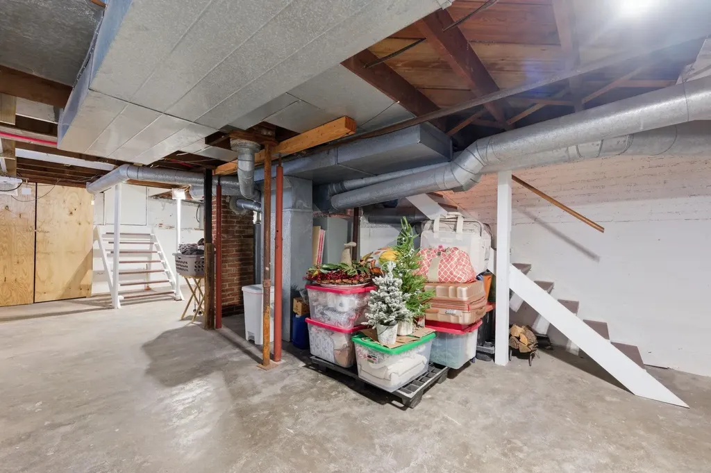 341 S Hillside Avenue Wichita KS 67211