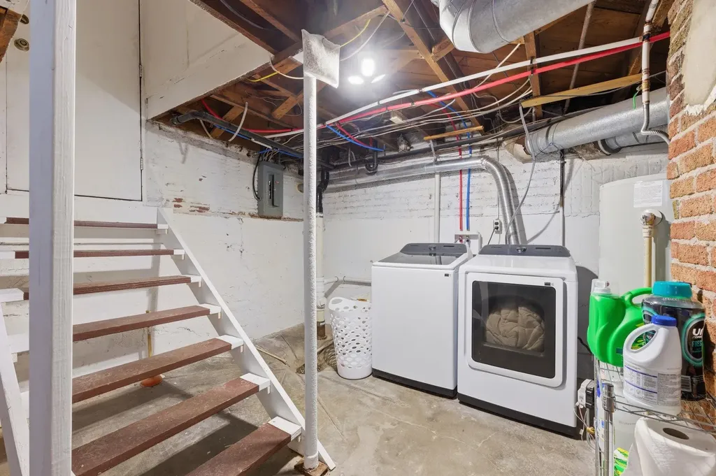 341 S Hillside Avenue Wichita KS 67211