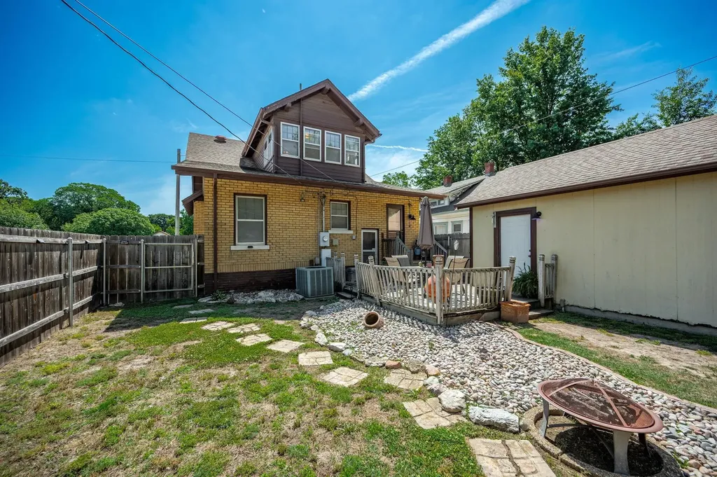 341 S Hillside Avenue Wichita KS 67211