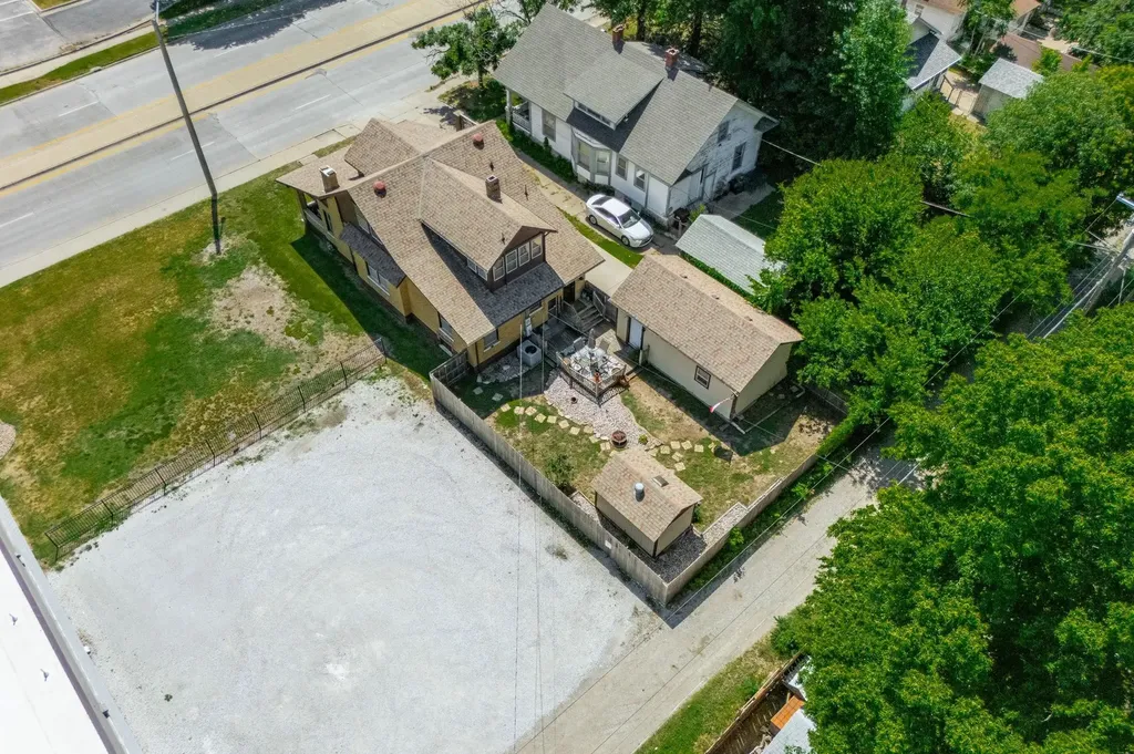 341 S Hillside Avenue Wichita KS 67211