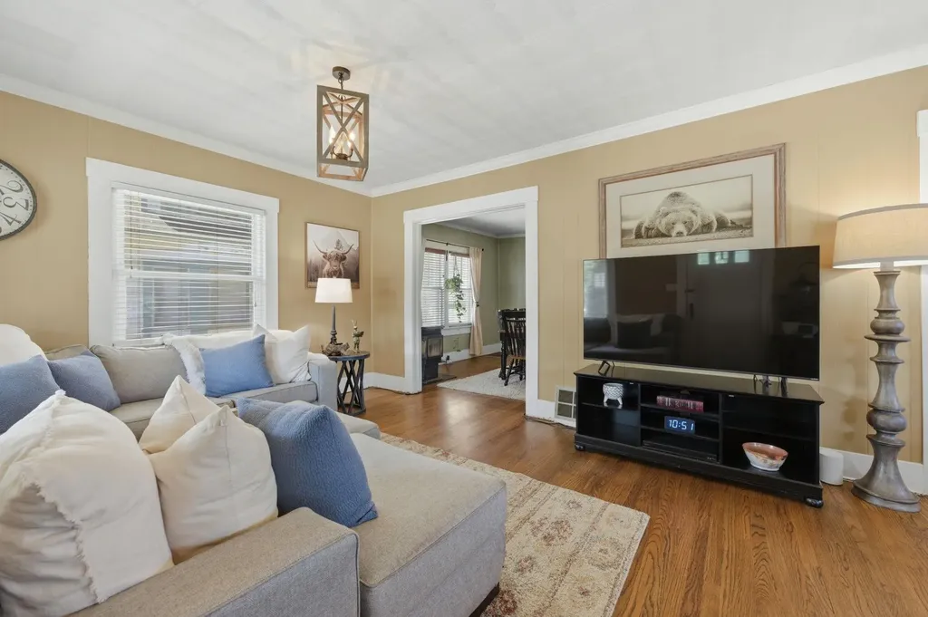 341 S Hillside Avenue Wichita KS 67211