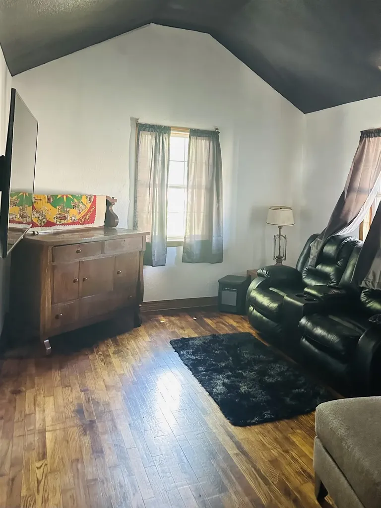 1529 N C Street Wellington KS 67152