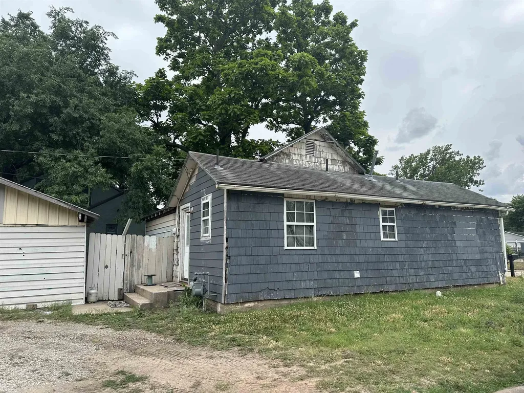 1529 N C Street Wellington KS 67152