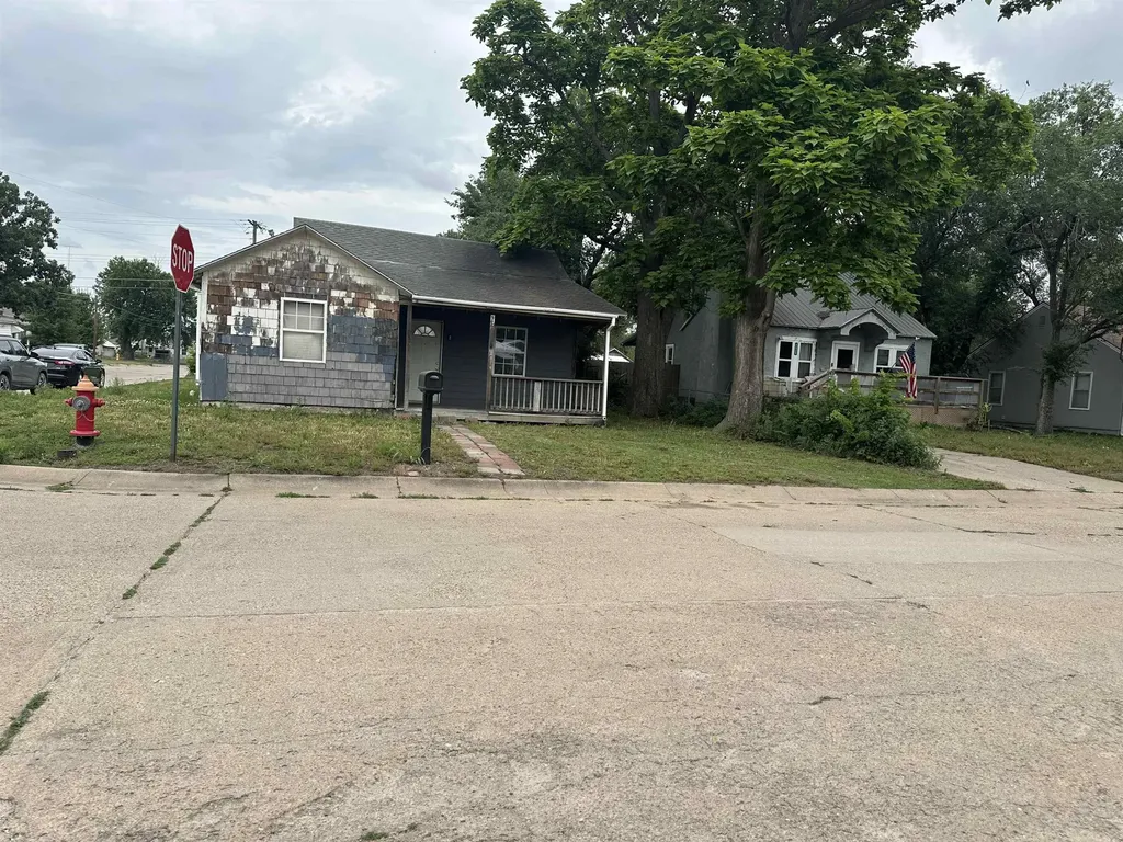 1529 N C Street Wellington KS 67152