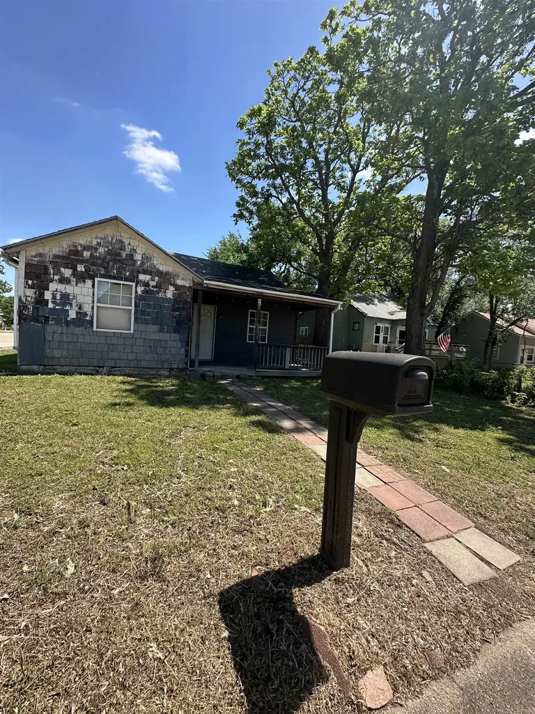 1529 N C Street Wellington KS 67152