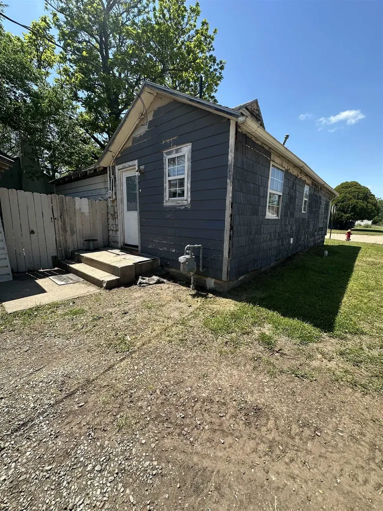 1529 N C Street Wellington KS 67152