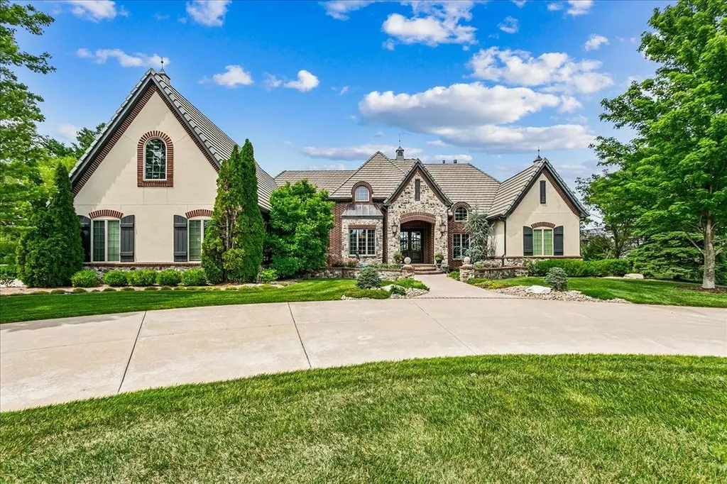 224 E Cedar Ridge Court Andover KS 67002