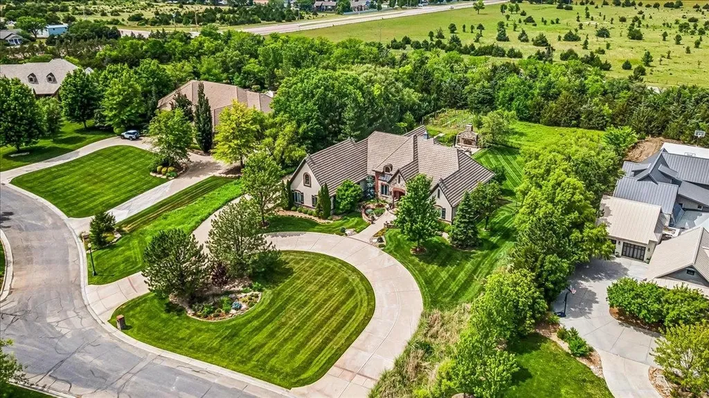 224 E Cedar Ridge Court Andover KS 67002