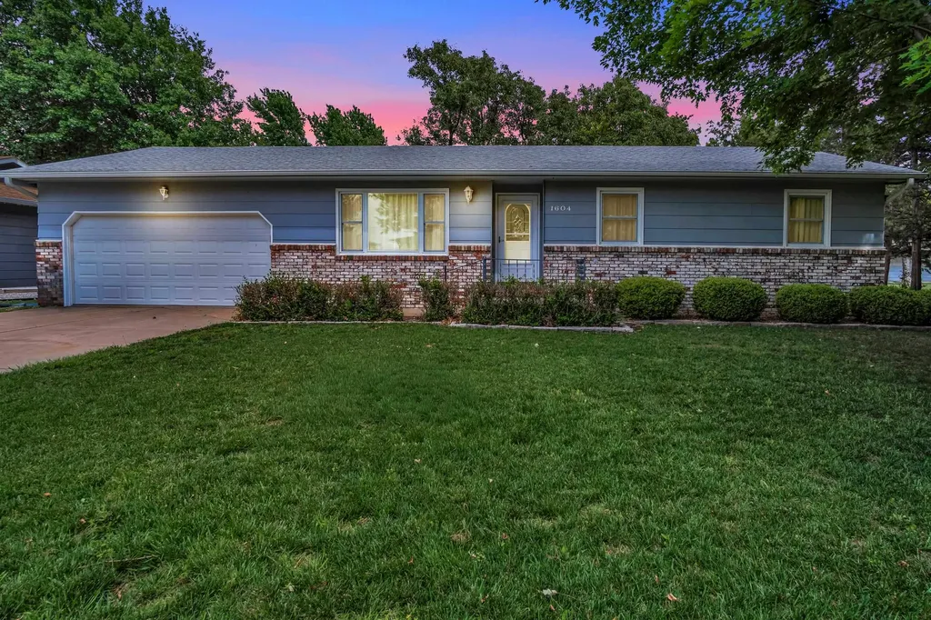 1604 Grandview Court Newton KS 67114