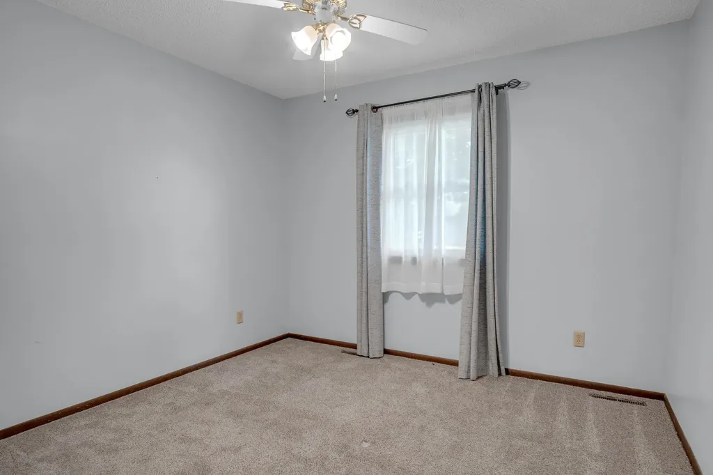 1604 Grandview Court Newton KS 67114