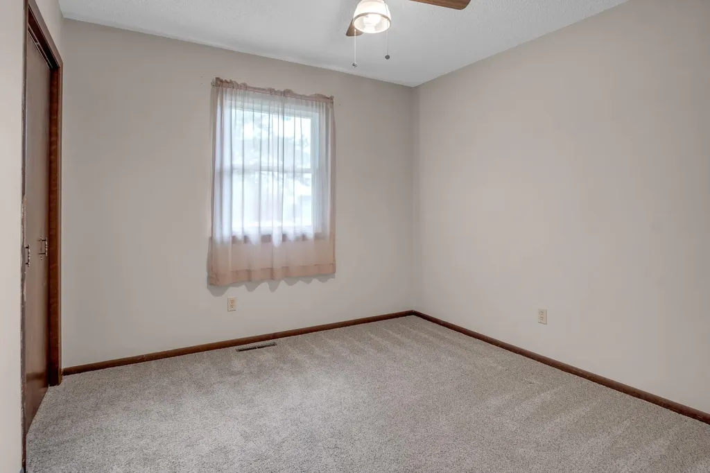 1604 Grandview Court Newton KS 67114