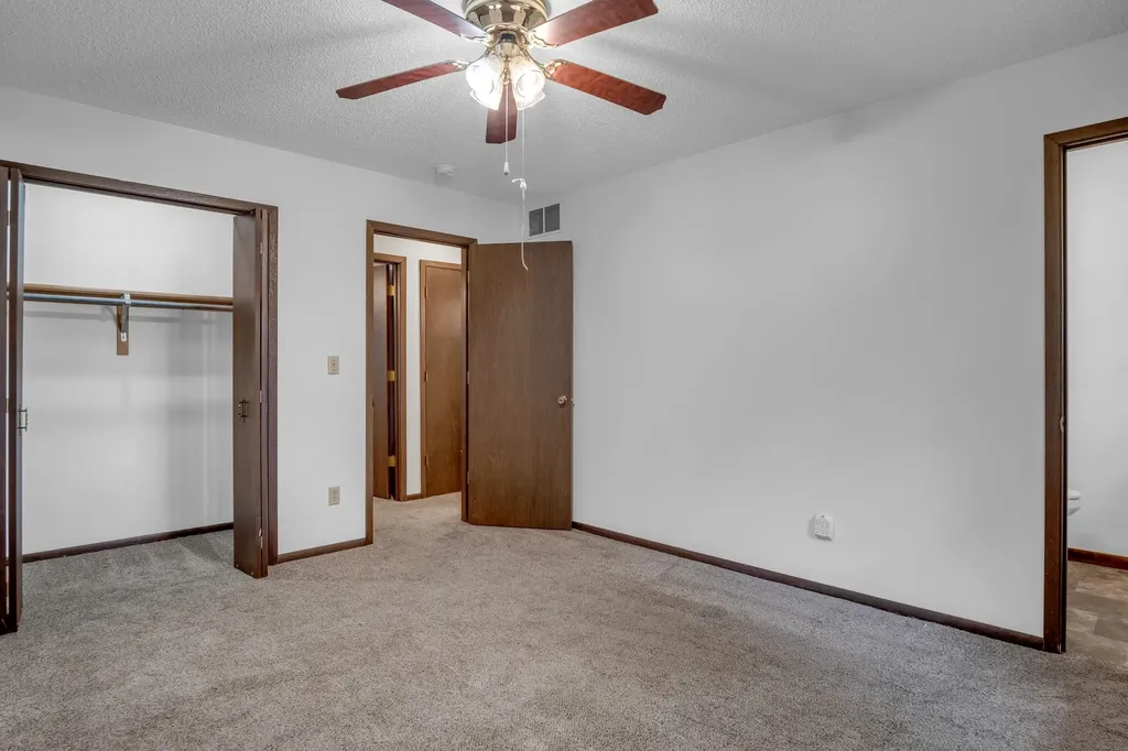 1604 Grandview Court Newton KS 67114