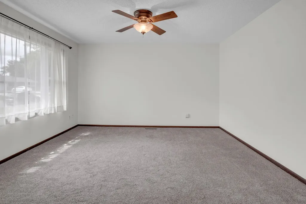 1604 Grandview Court Newton KS 67114