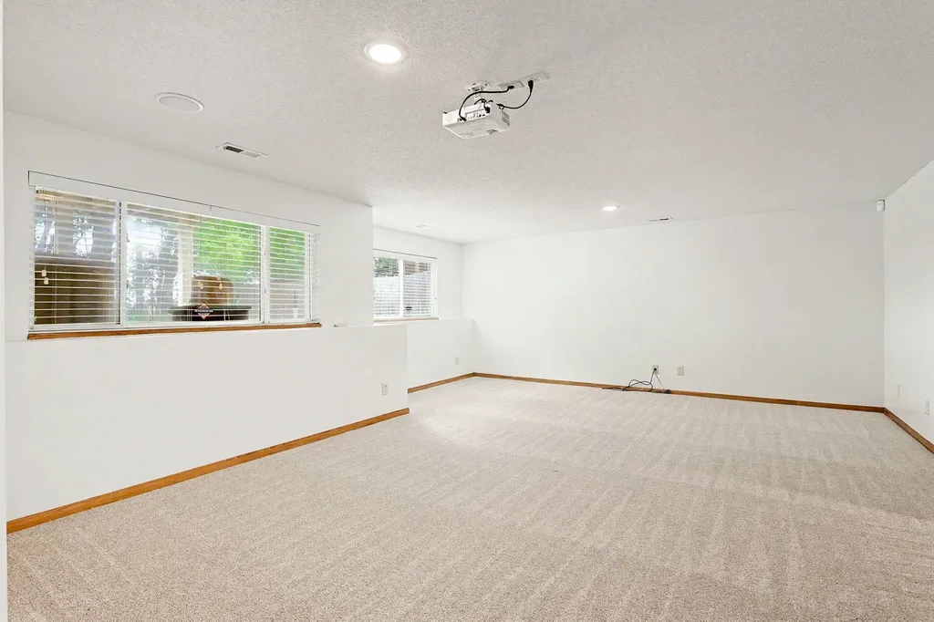 1042 N Beau Jardin Circle Derby KS 67037
