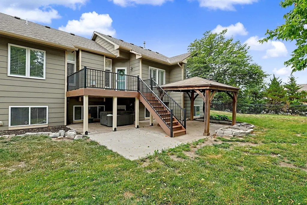 1042 N Beau Jardin Circle Derby KS 67037