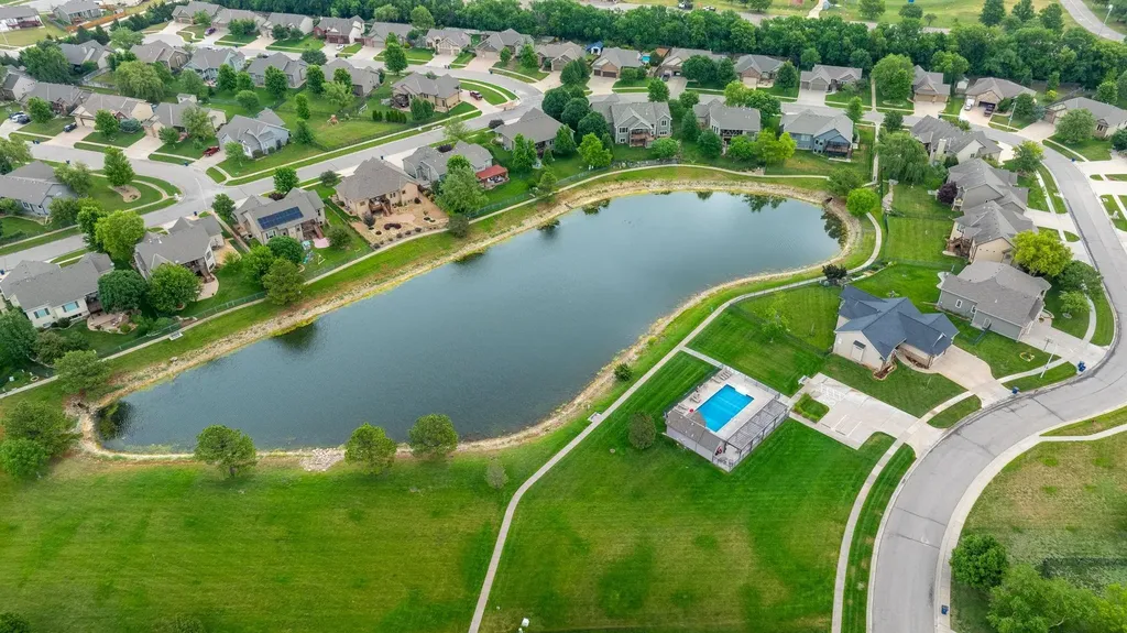 1042 N Beau Jardin Circle Derby KS 67037