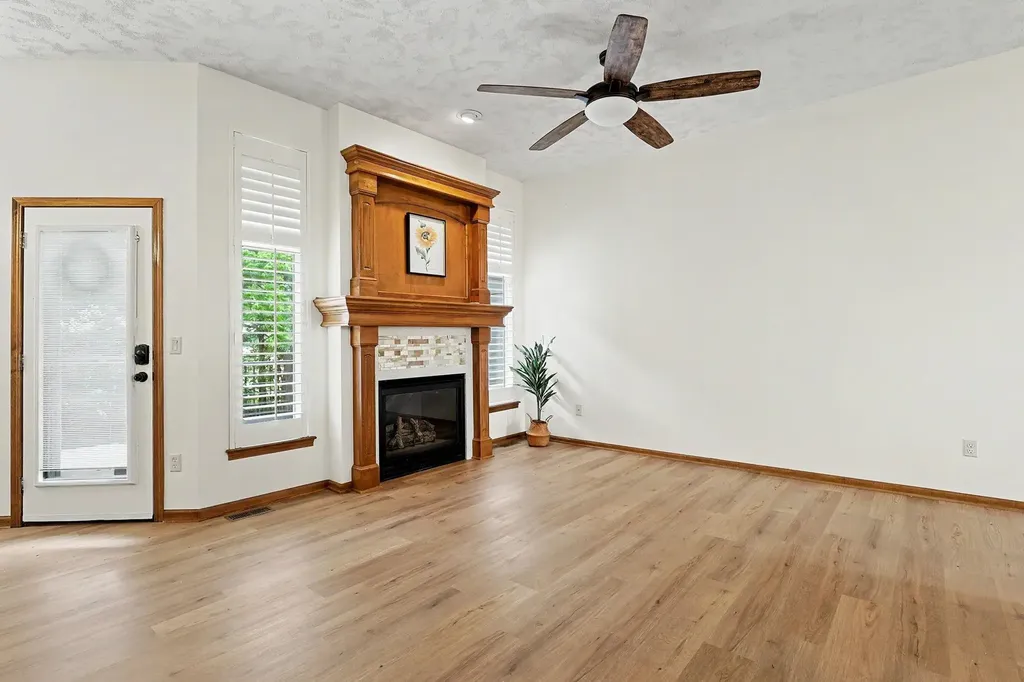 1042 N Beau Jardin Circle Derby KS 67037