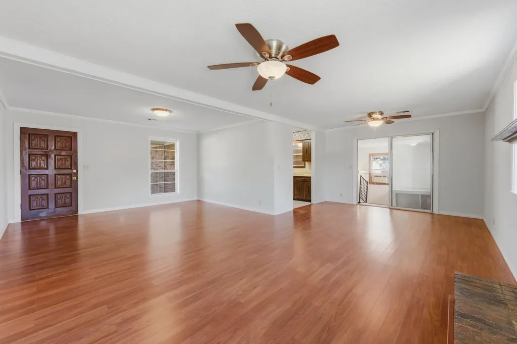 1214 Edgewood Wellington KS 67152