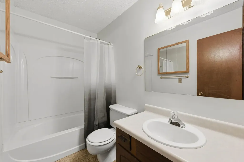 1214 Edgewood Wellington KS 67152