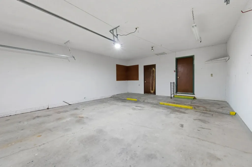 1214 Edgewood Wellington KS 67152