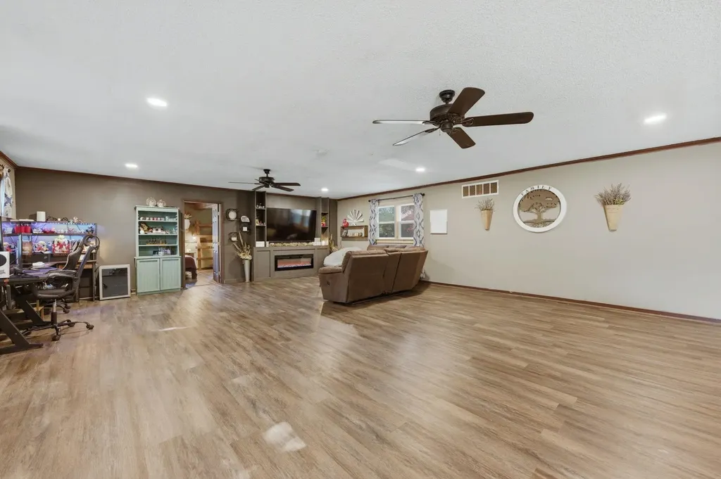 717 E High Street Towanda KS 67144