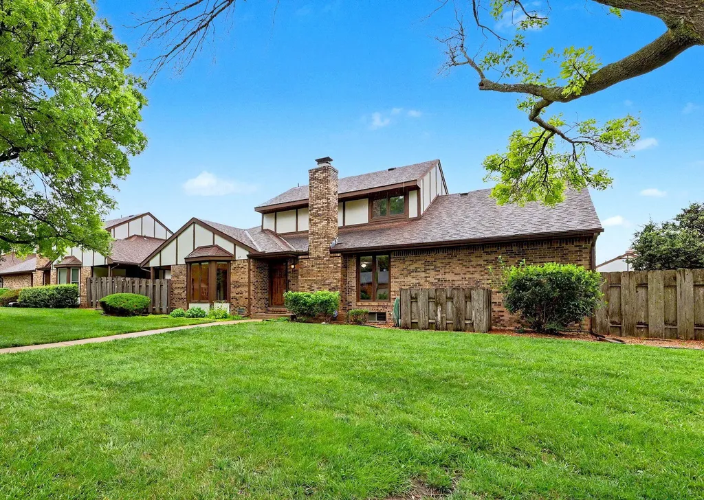 641 N Woodlawn Wichita KS 67208