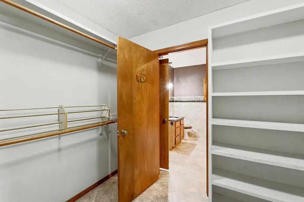 641 N Woodlawn Wichita KS 67208