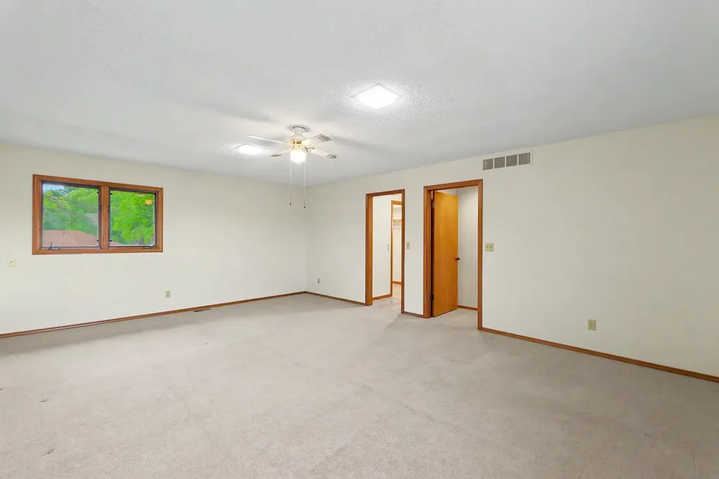 641 N Woodlawn Wichita KS 67208