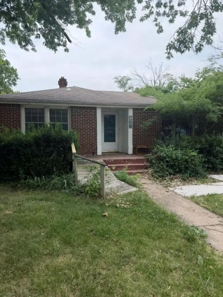105 N Park Winfield KS 67156
