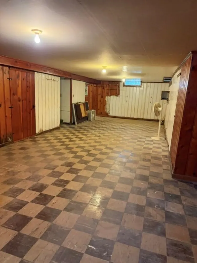 105 N Park Winfield KS 67156