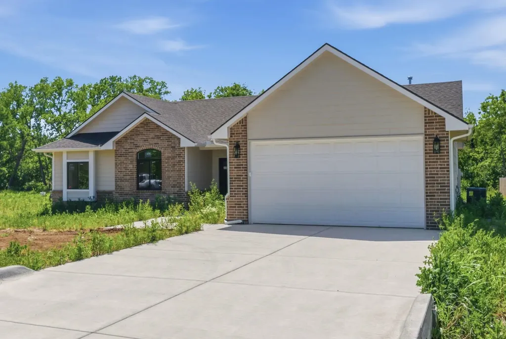 595 S Arbor Valley Way Valley Center KS 67147
